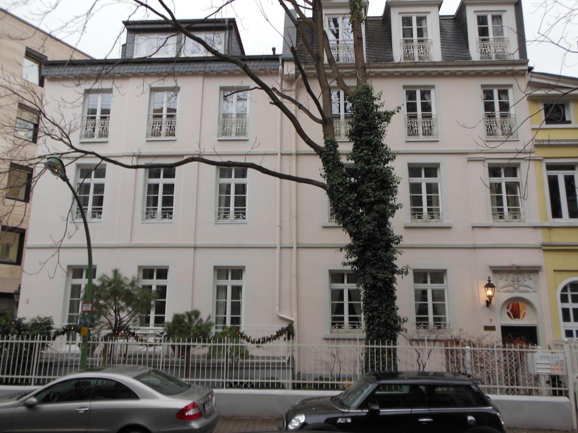 Dirazi Guesthouse & Apartments Gmbh Frankfurt am Main Exteriör bild