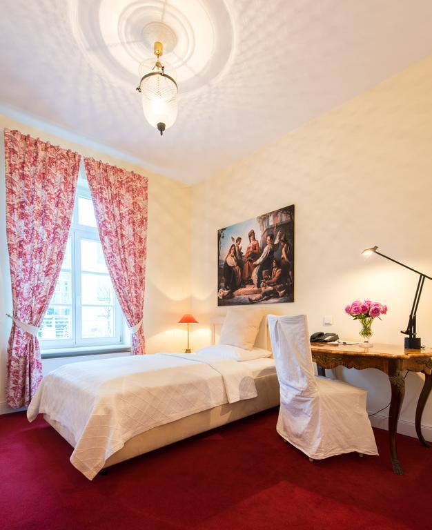 Dirazi Guesthouse & Apartments Gmbh Frankfurt am Main Exteriör bild