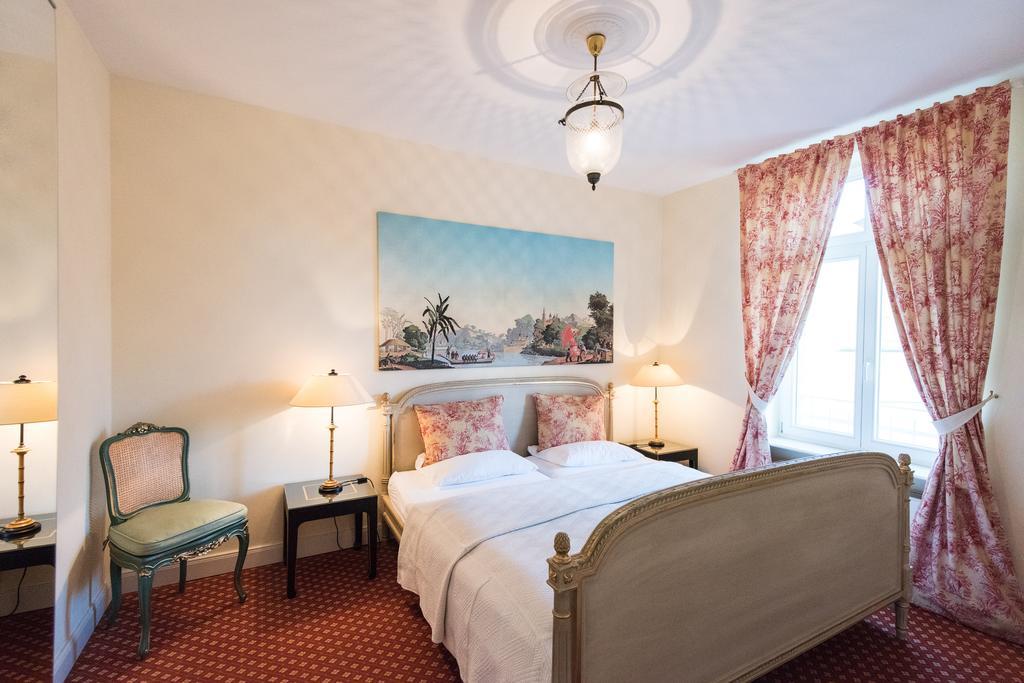 Dirazi Guesthouse & Apartments Gmbh Frankfurt am Main Exteriör bild