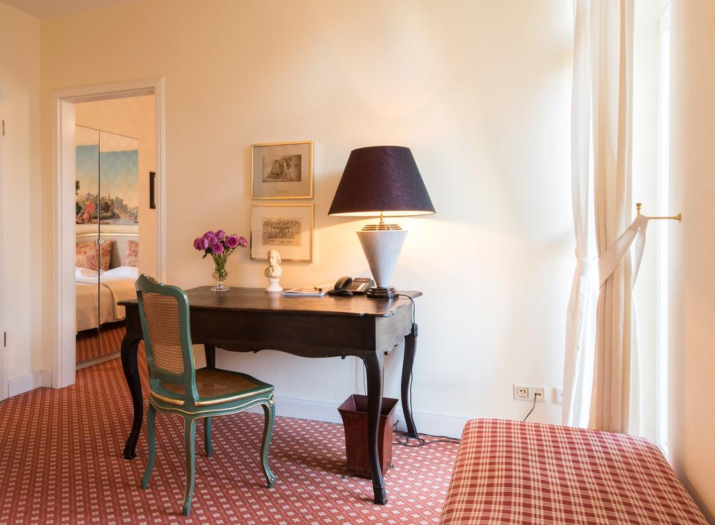 Dirazi Guesthouse & Apartments Gmbh Frankfurt am Main Exteriör bild